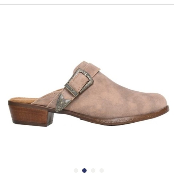 Minnetonka Billy Mules - Picture 1 of 5